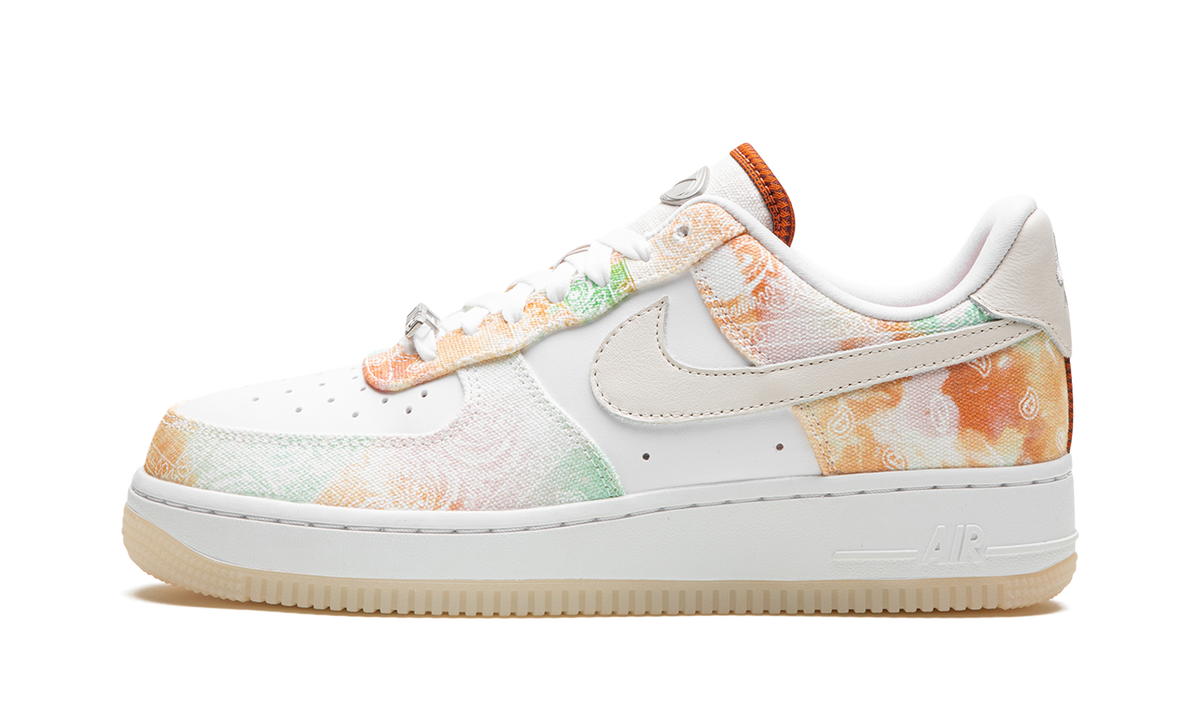 AIR FORCE 1 LO WMNS "Pastel Paisley" FJ7739 101