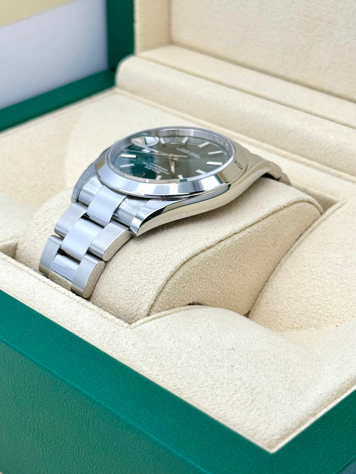 NEW 2025 Rolex Datejust 41mm 126300 Stainless Steel Oyster Green Dial
