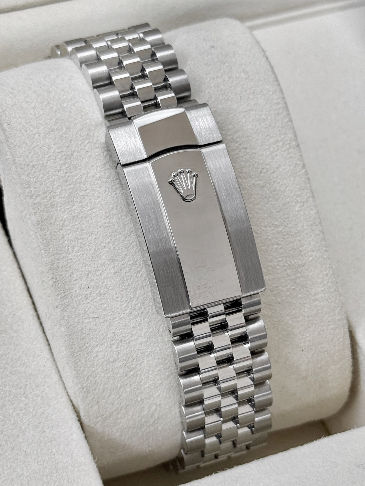 2025 Rolex Datejust 41mm 126334 Stainless Steel Jubilee Green Dial