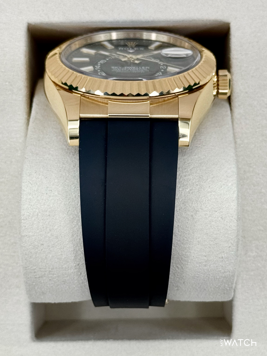 2025 Rolex Sky-Dweller 42mm 336238 Yellow Gold Oysterflex Green Dial