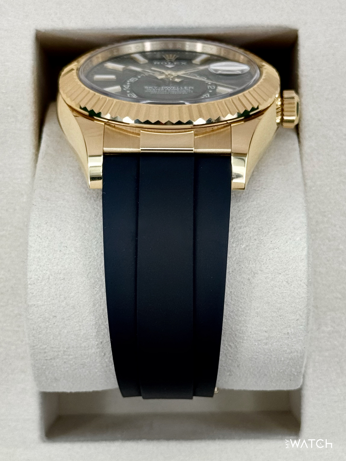 2025 Rolex Sky-Dweller 42mm 336238 Yellow Gold Oysterflex Green Dial