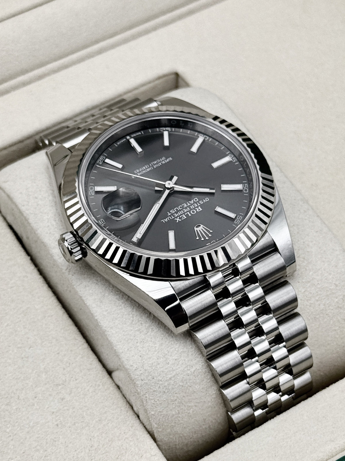 NEW 2025 Rolex Datejust 41mm 126334 Stainless Steel Jubilee Rhodium Dial