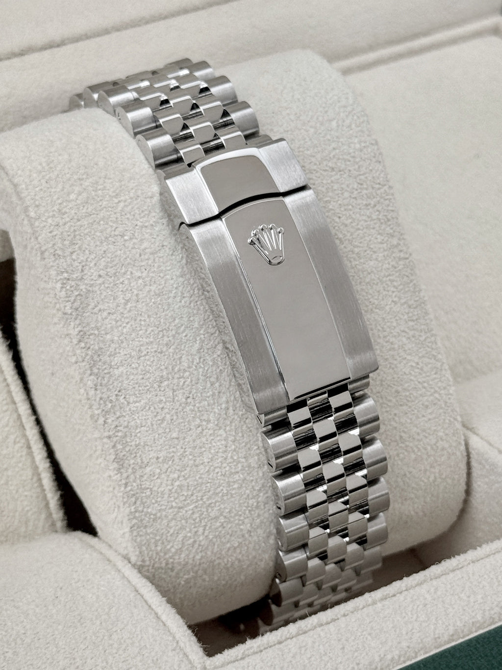 2024 Rolex Datejust 41mm 126300 Stainless Steel Jubilee White Dial