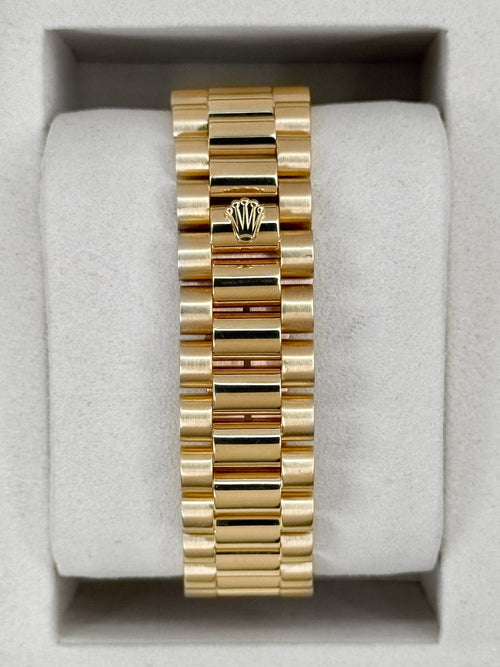 1991 Rolex Day-Date 36mm 18238 Presidential Yellow Gold Silver Dial (RSC)
