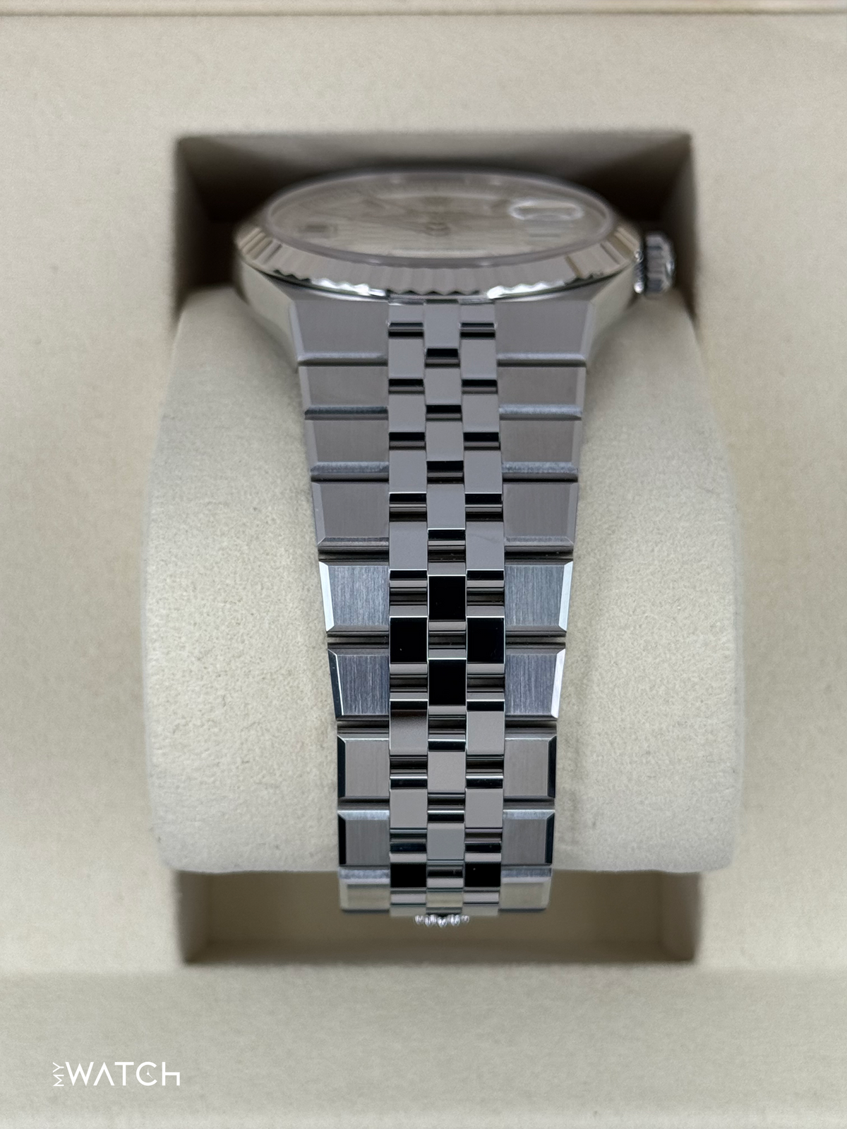 NEW 2026 Rolex Land-Dweller 40mm 127334 Stainless Steel Jubilee White Dial