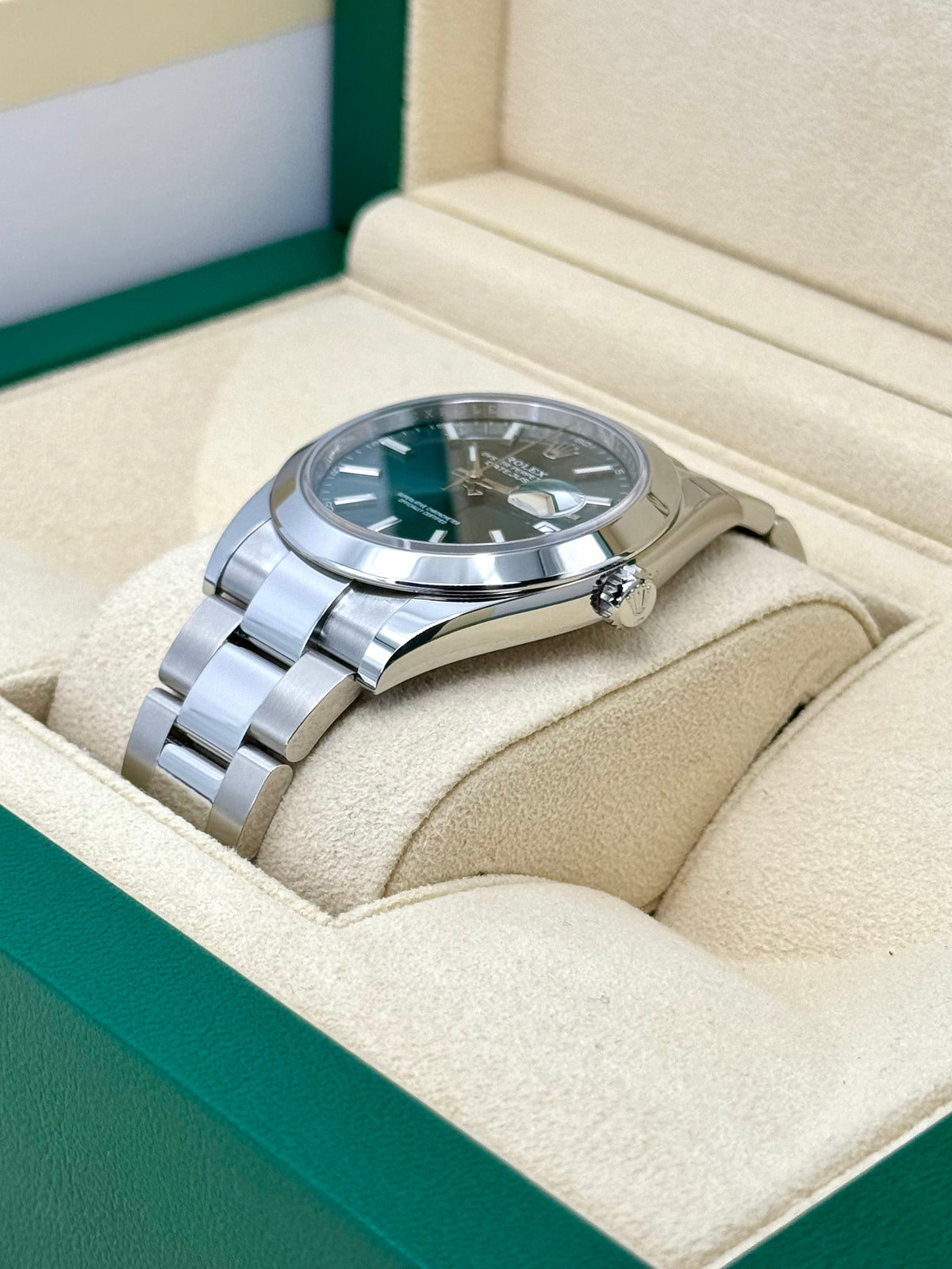 NEW 2025 Rolex Datejust 41mm 126300 Stainless Steel Oyster Green Dial