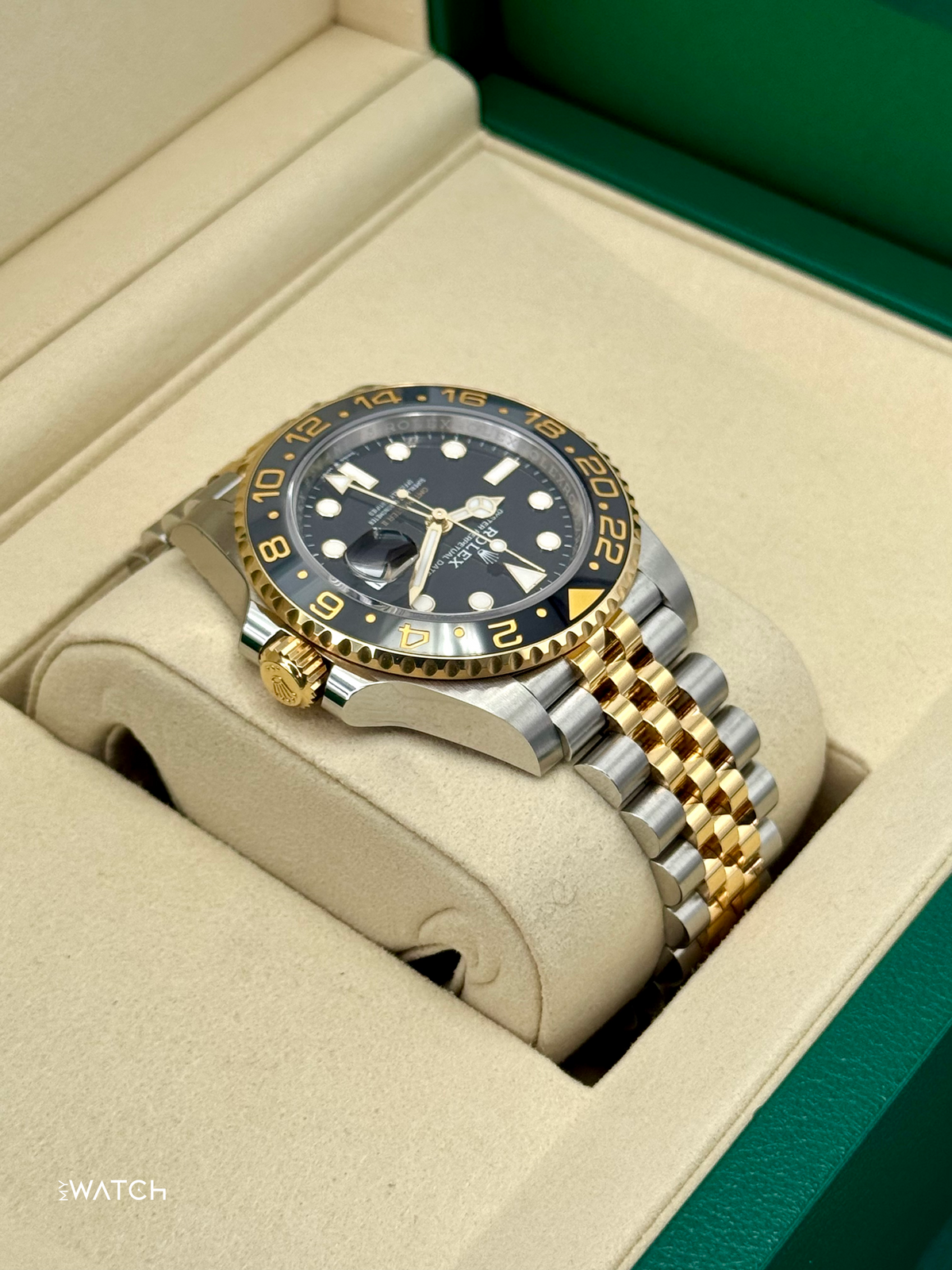 NEW 2025 Rolex GMT-Master II 40mm 126713GRNR Two-Tone Jubilee (STICKERED)