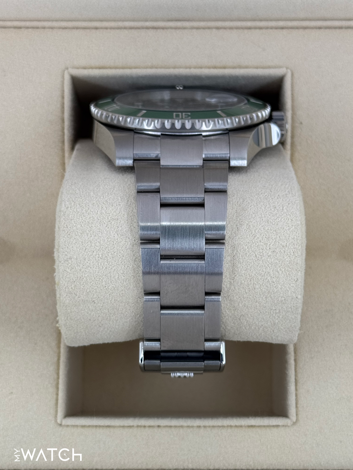 NEW OLD STOCK 2020 Rolex Submariner “Hulk” 40mm 116610LV Green Dial