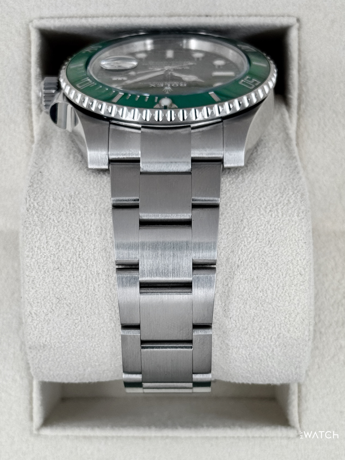 2020 Rolex Submariner “Hulk” 40mm 116610LV Green Dial (GREEN CARD & STICKERED)