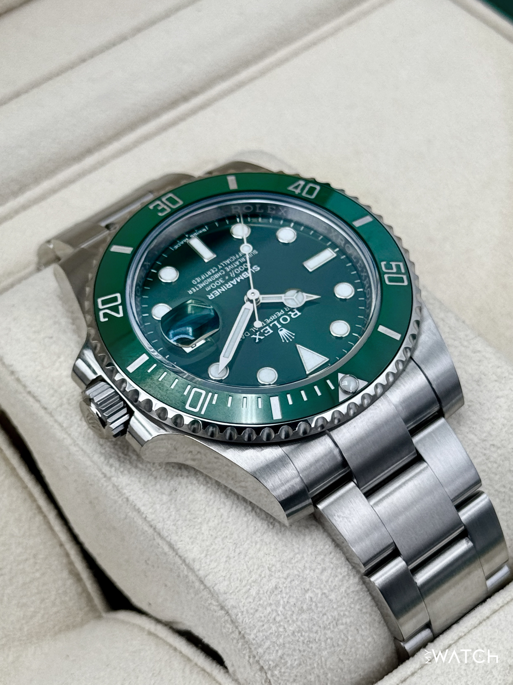2020 Rolex Submariner “Hulk” 40mm 116610LV Green Dial (Green Card)