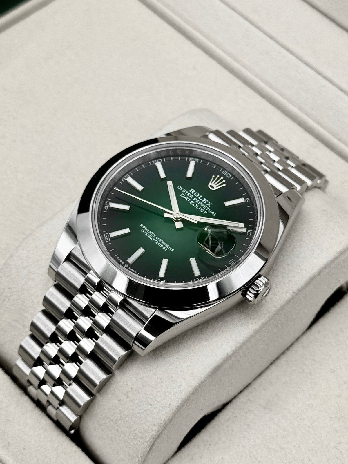 NEW 2026 Rolex Datejust 41mm 126300 Stainless Steel Jubilee Green Ombre Dial