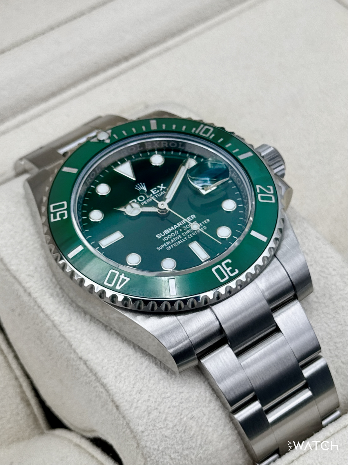 2020 Rolex Submariner “Hulk” 40mm 116610LV Green Dial (Green Card)