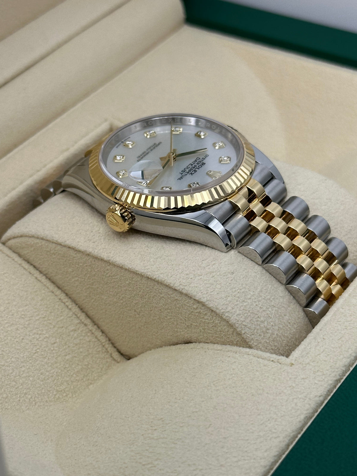 NEW 2023 Rolex Datejust 36mm 126233 Mother of Pearl Diamond Dial