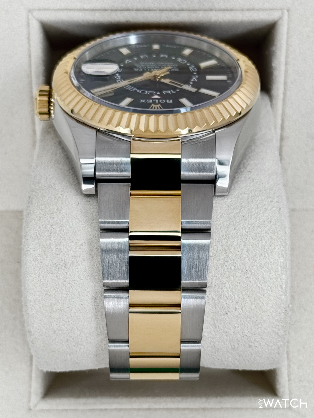 2021 Rolex Sky-Dweller 42mm 326933 Two-Tone Oyster Black Dial