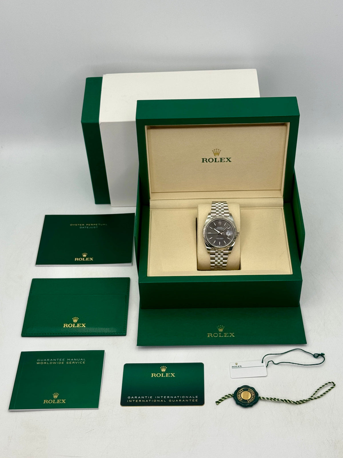 NEW 2026 Rolex Datejust 41mm 126334 Stainless Steel Jubilee Rhodium Dial (STICKERED)