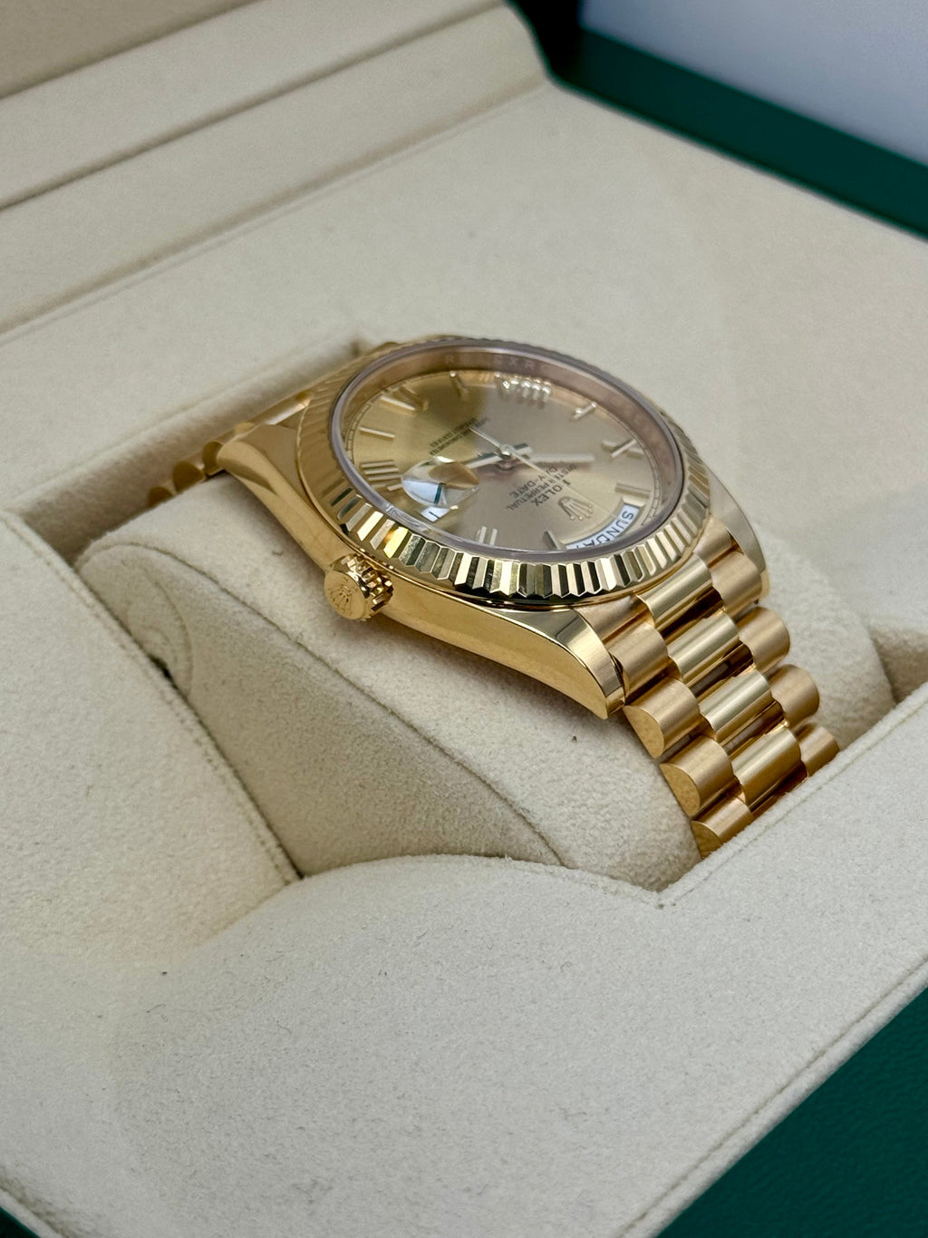 NEW 2025 Rolex Day-Date 40mm 228238 Presidential Champagne Dial