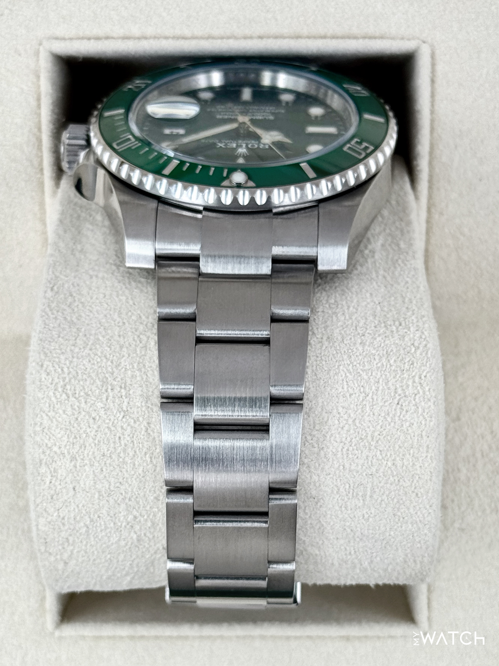 2020 Rolex Submariner “Hulk” 40mm 116610LV Green Dial (Green Card)