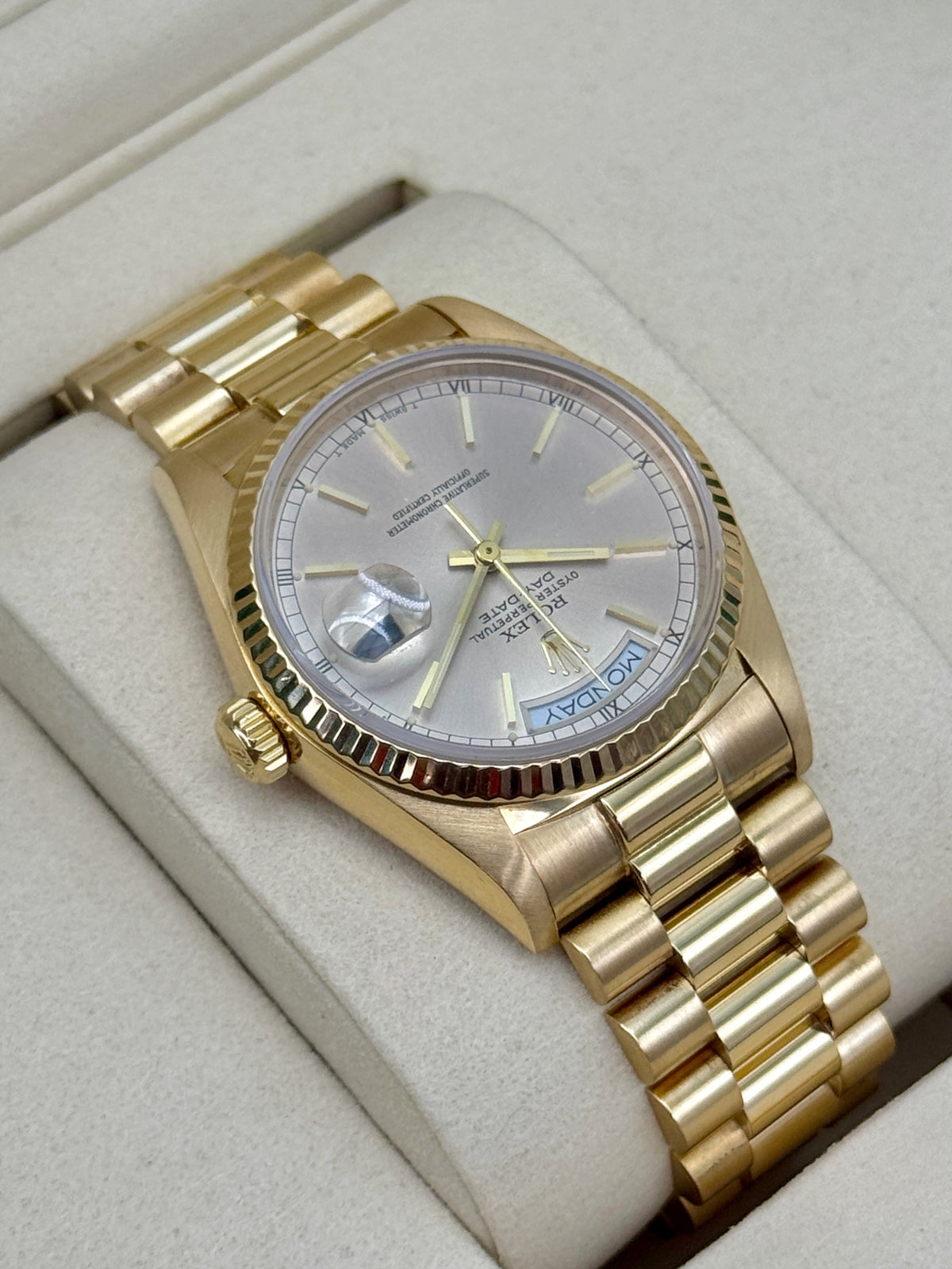 1986 Rolex Day-Date 36mm 18238 Presidential Yellow Gold Silver Dial