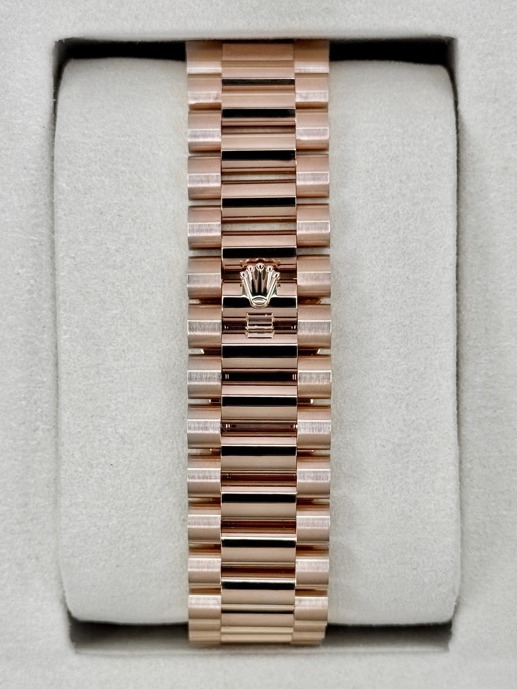 NEW 2025 Rolex Day-Date 40mm 228235 Presidential Rose Gold Olive Green Dial