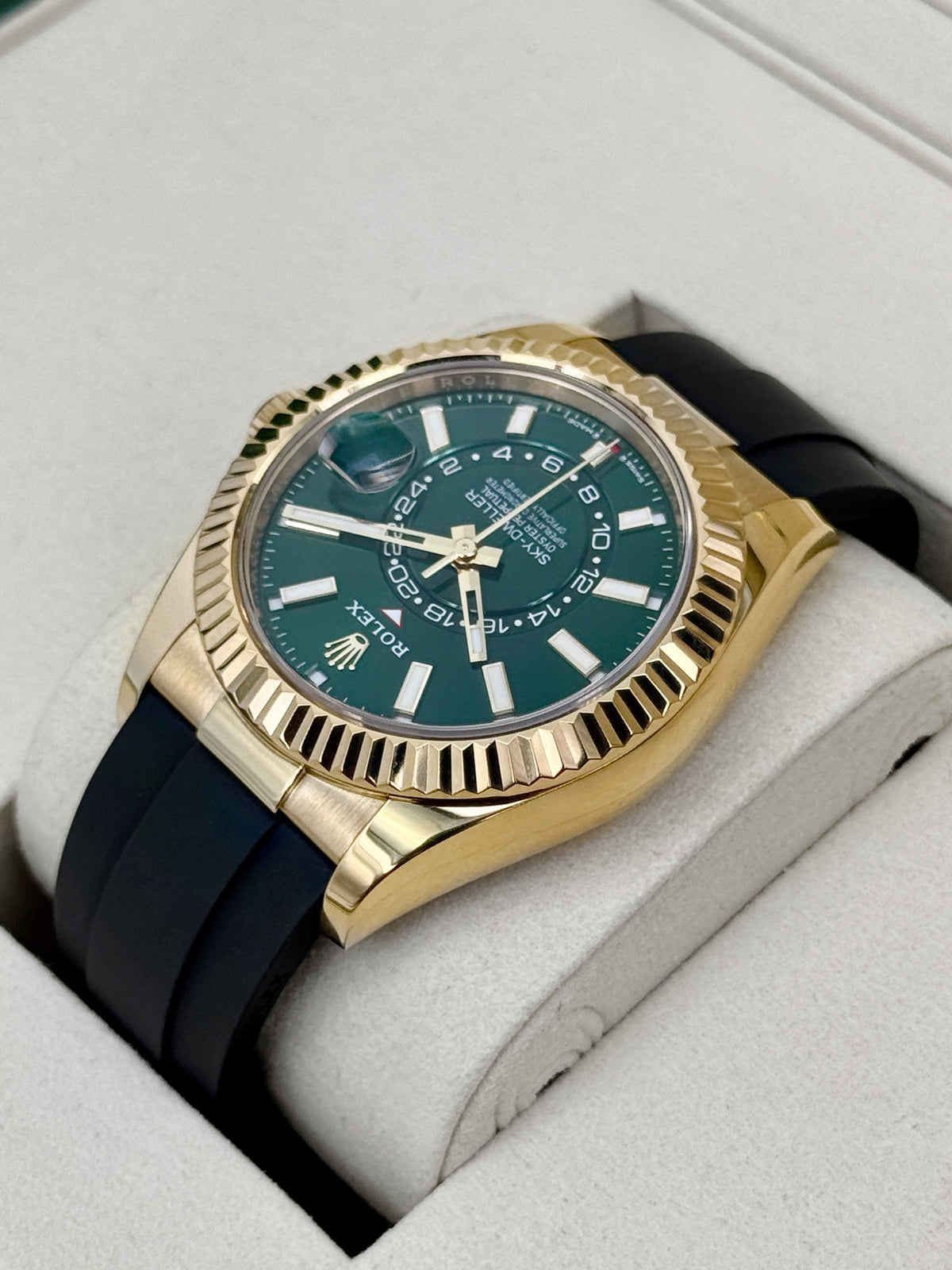 2025 Rolex Sky-Dweller 42mm 336238 Yellow Gold Oysterflex Green Dial