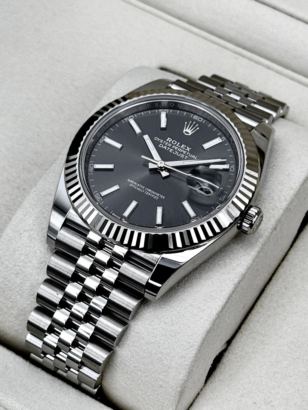 NEW 2026 Rolex Datejust 41mm 126334 Stainless Steel Jubilee Rhodium Dial (STICKERED)
