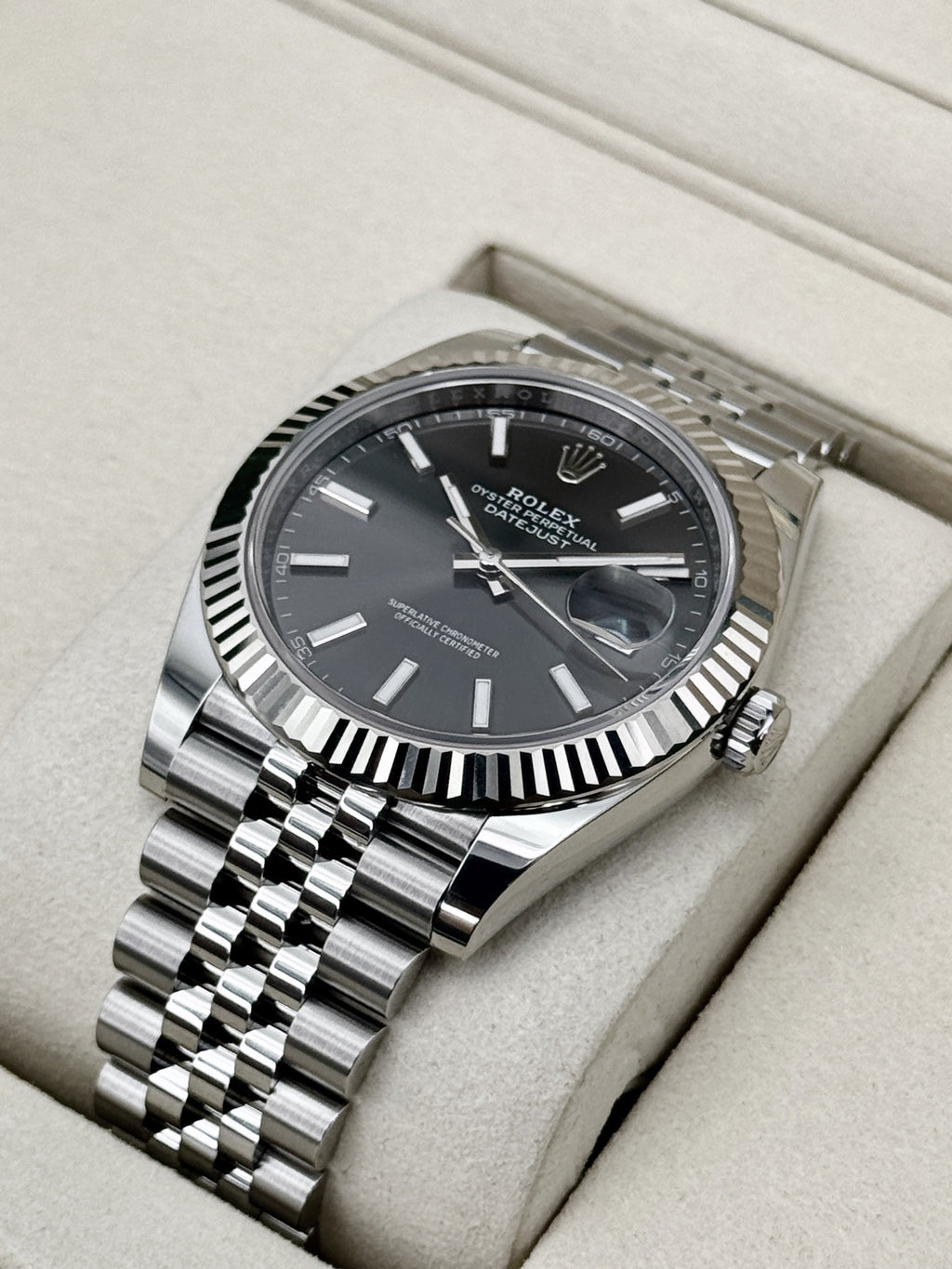 NEW 2025 Rolex Datejust 41mm 126334 Stainless Steel Jubilee Rhodium Dial