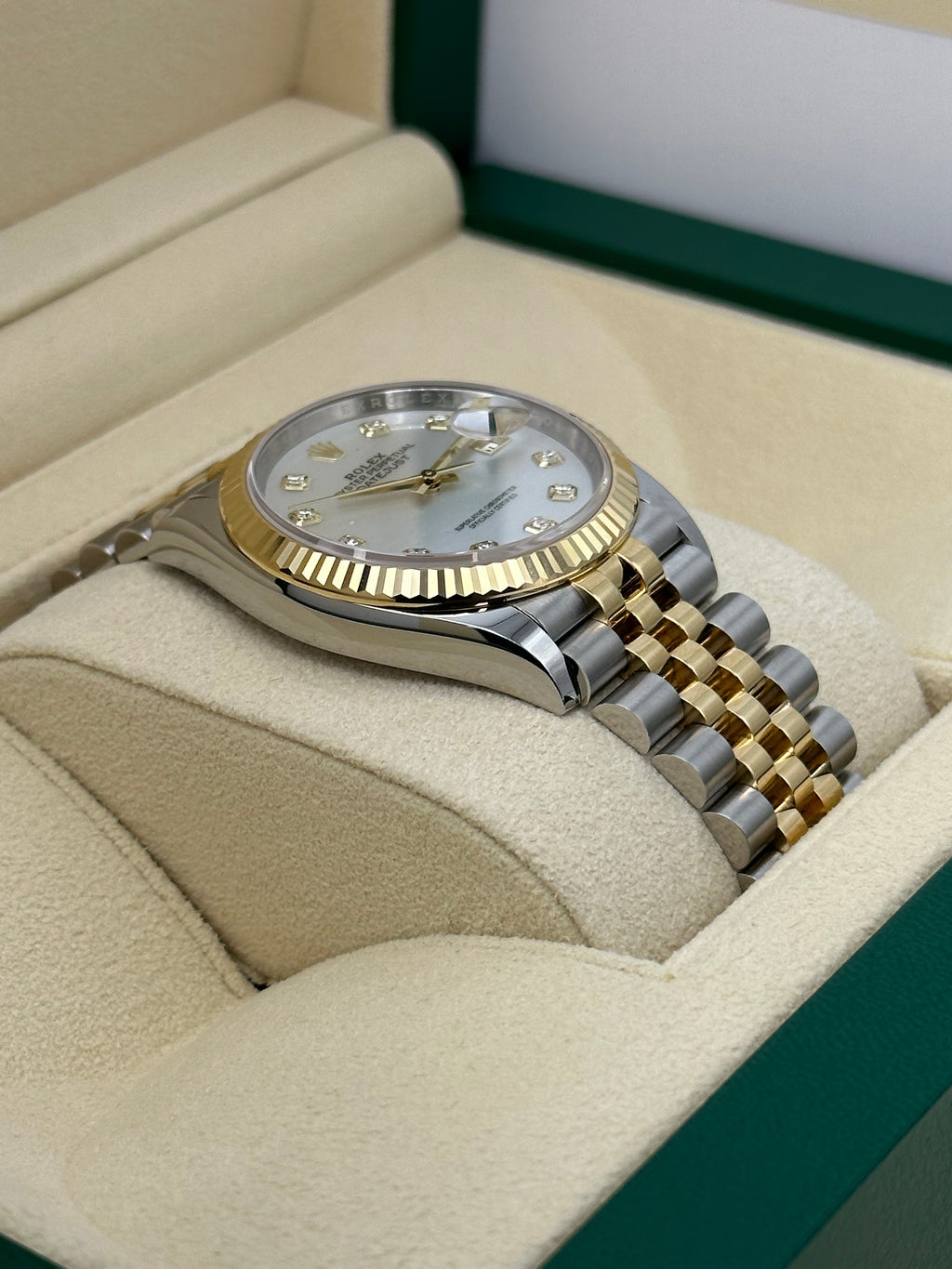 NEW 2023 Rolex Datejust 36mm 126233 Mother of Pearl Diamond Dial