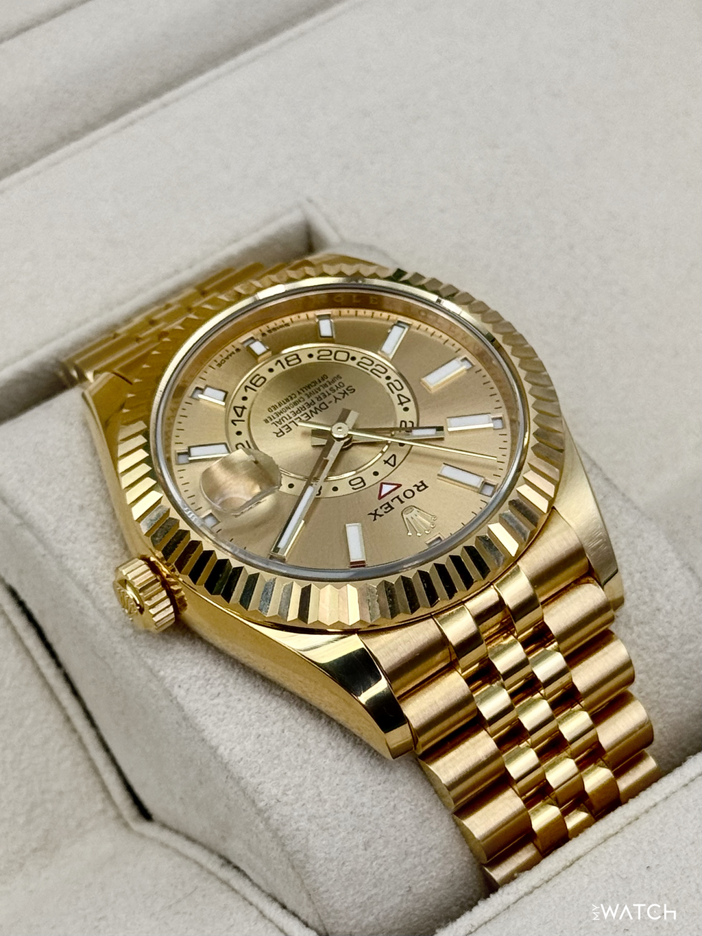 2024 Rolex Sky-Dweller 42mm 336938 Yellow Gold Jubilee Champagne Dial