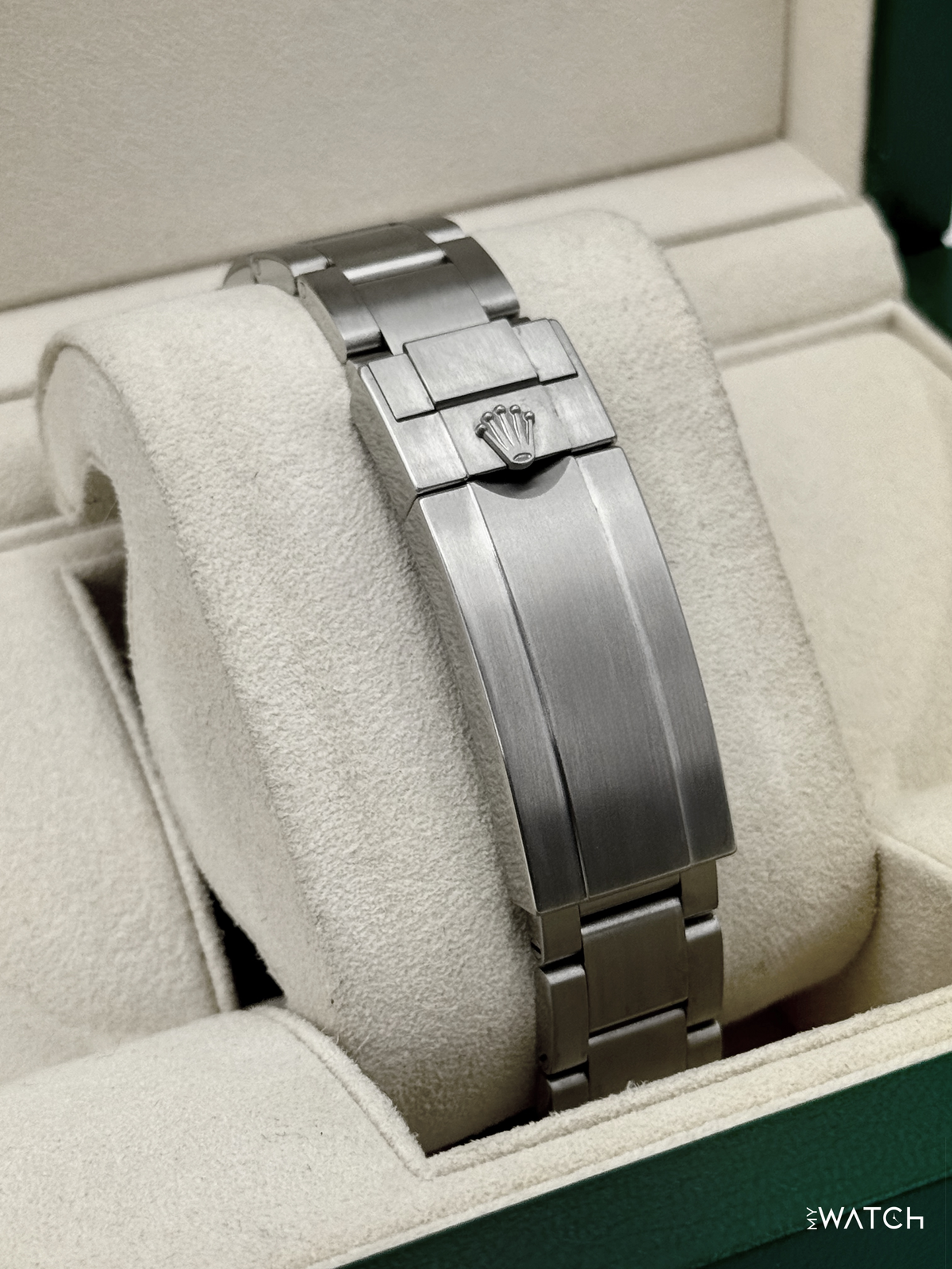2015 Rolex Submariner “Hulk” 40mm 116610LV Green Dial