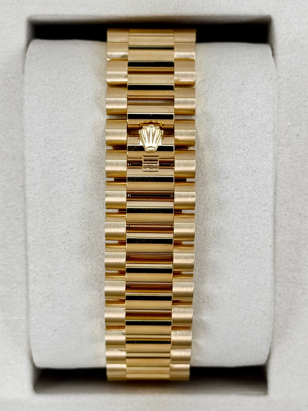 NEW 2026 Rolex Day-Date 40mm 228348RBR Diamond Paved Dial