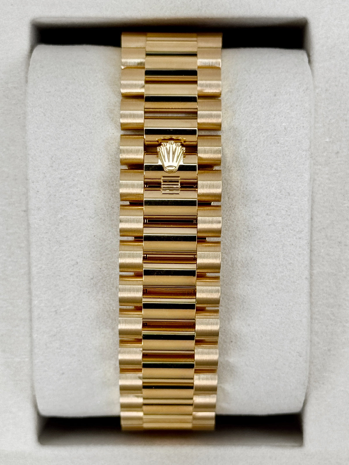 NEW 2026 Rolex Day-Date 40mm 228348RBR Diamond Paved Dial