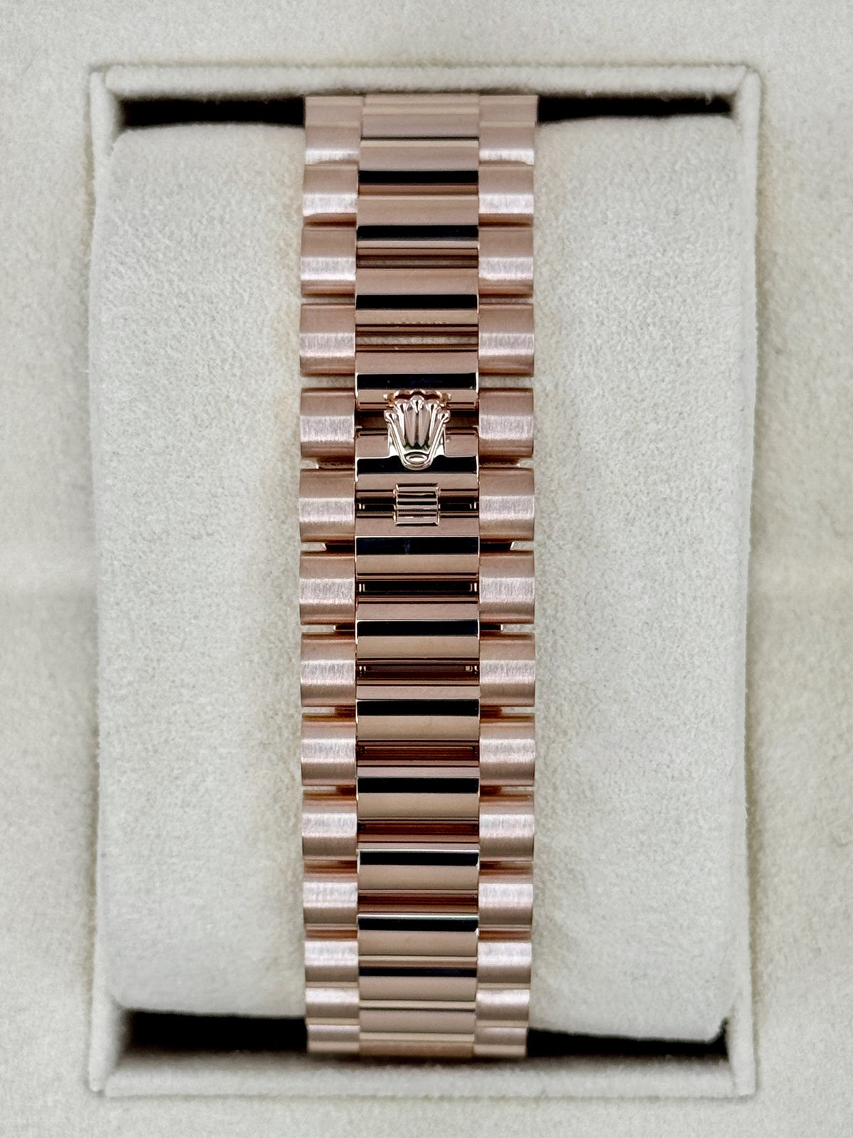 2017 Rolex Day-Date 40mm 228235 Presidential Rose Gold Olive Green Dial
