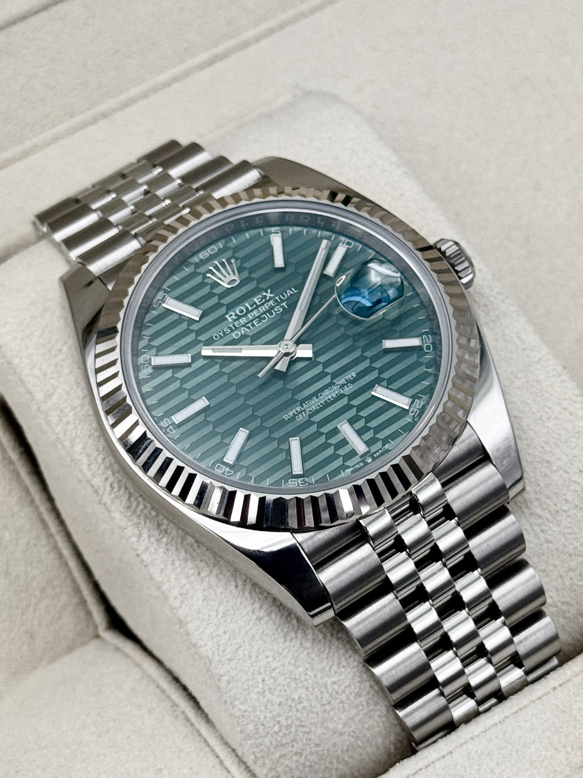 2024 Rolex Datejust 41mm 126334 Stainless Steel Jubilee Green Motif Dial