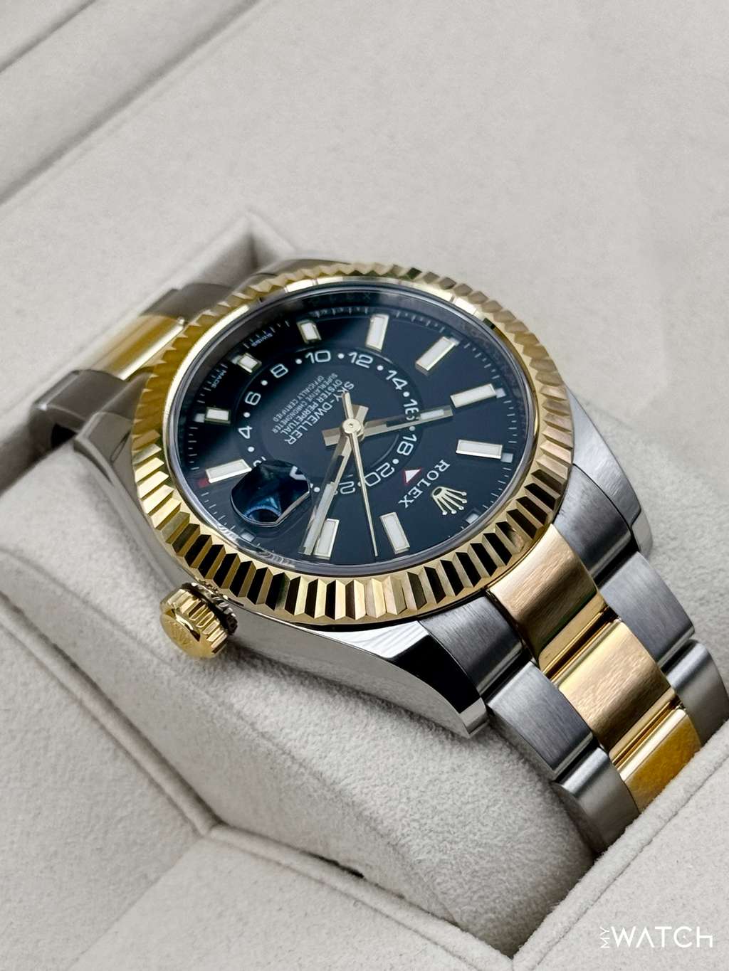 2021 Rolex Sky-Dweller 42mm 326933 Two-Tone Oyster Black Dial