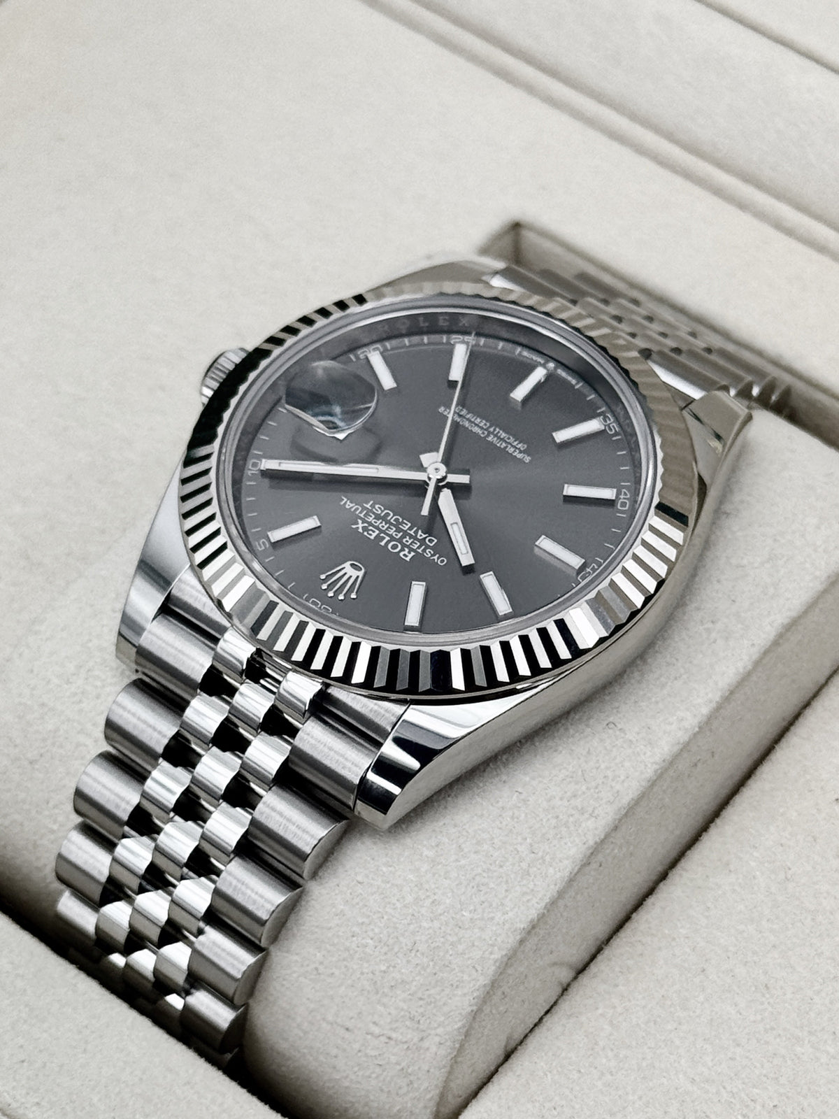 NEW 2025 Rolex Datejust 41mm 126334 Stainless Steel Jubilee Rhodium Dial