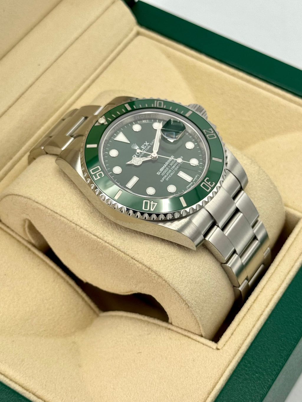 2017 Rolex Submariner "Hulk" 40mm 116610LV Green Dial