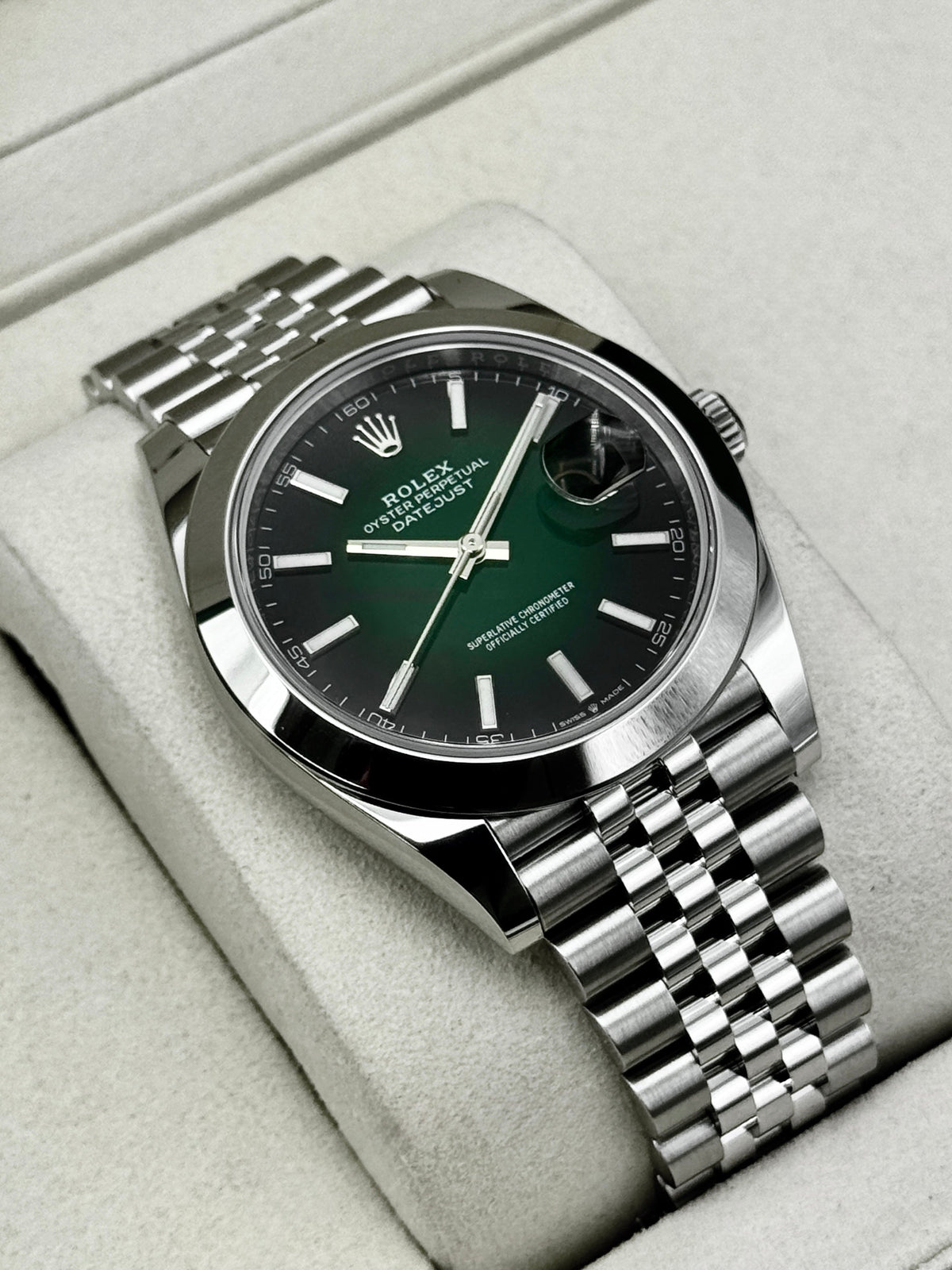 NEW 2026 Rolex Datejust 41mm 126300 Stainless Steel Jubilee Green Ombre Dial