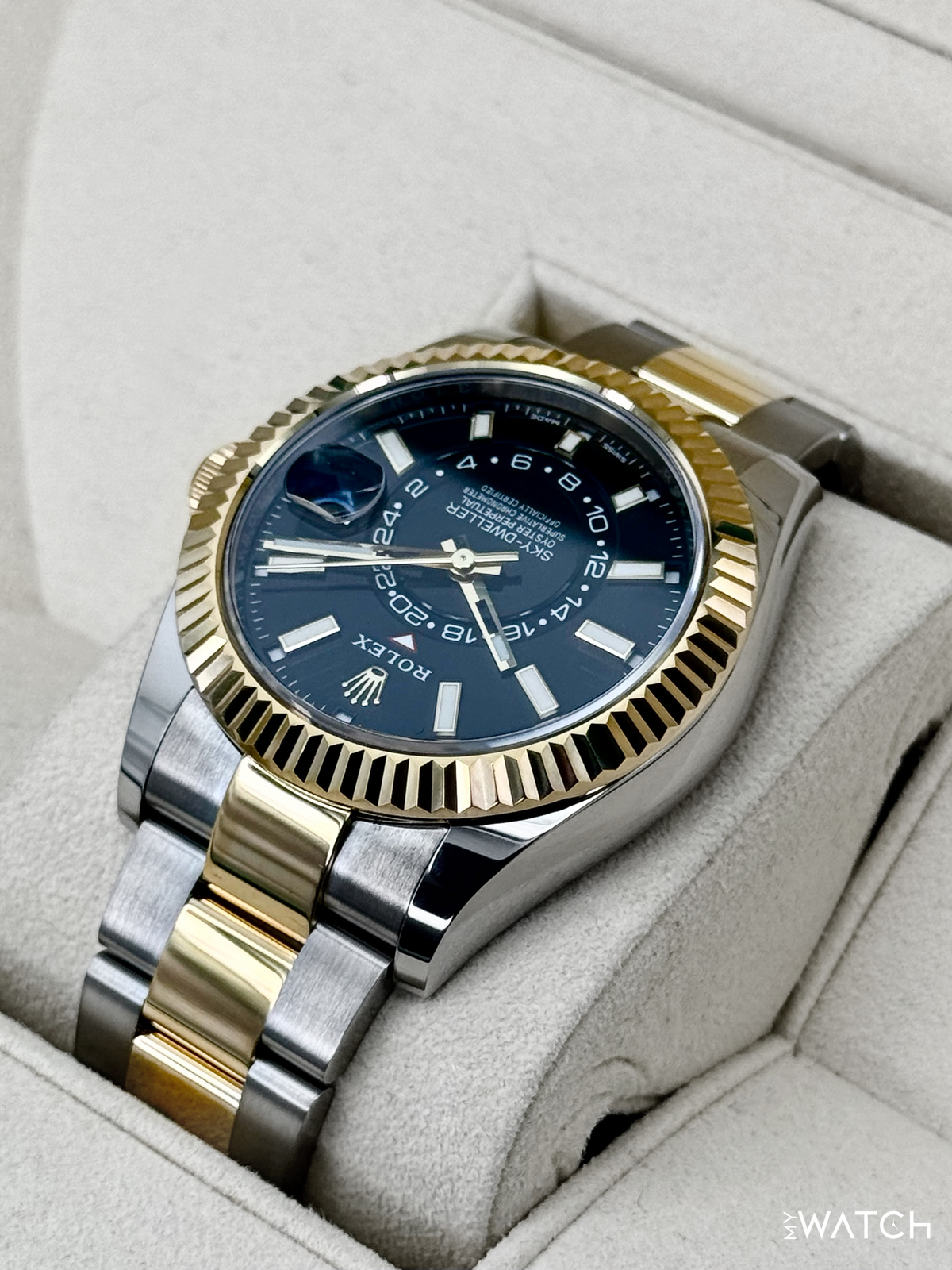 2021 Rolex Sky-Dweller 42mm 326933 Two-Tone Oyster Black Dial
