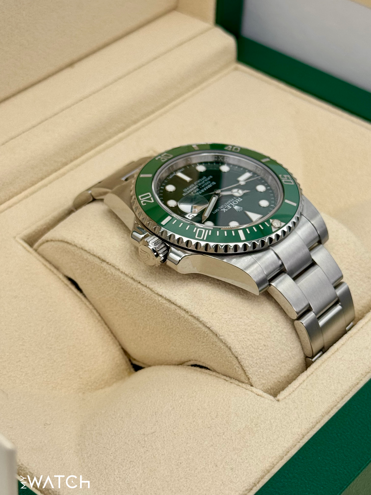 2016 Rolex Submariner “Hulk” 40mm 116610LV Green Dial