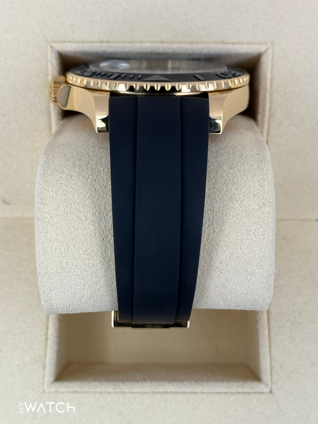 2022 Rolex Yacht-Master 42mm 226658 Gold Oysterflex Black Dial