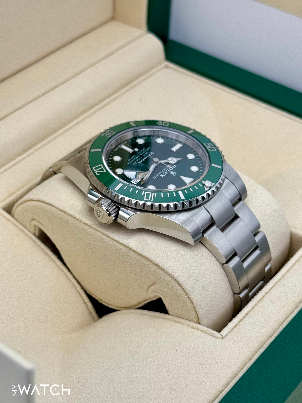 NEW OLD STOCK 2020 Rolex Submariner “Hulk” 40mm 116610LV Green Dial
