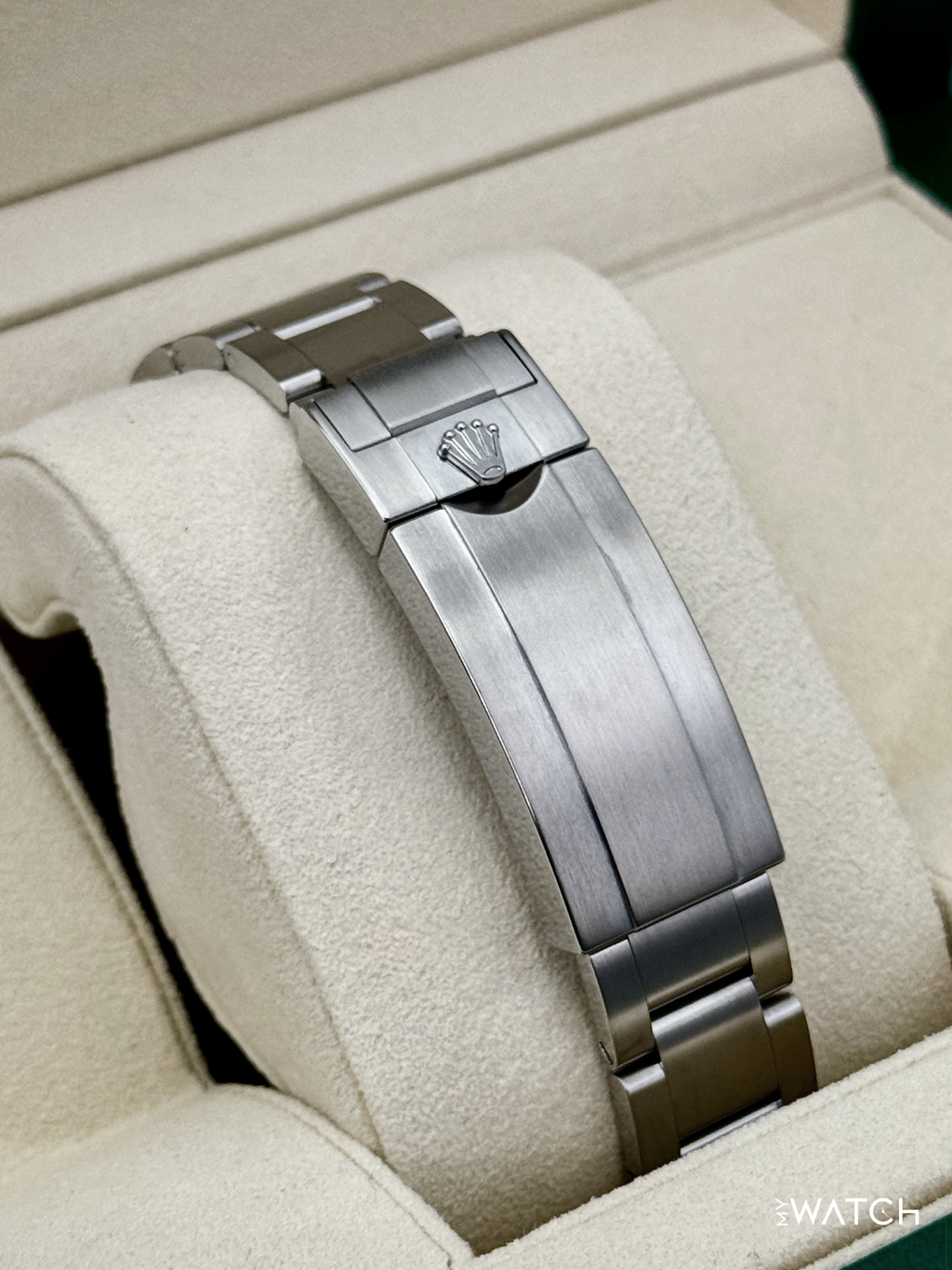 2016 Rolex Submariner “Hulk” 40mm 116610LV Green Dial