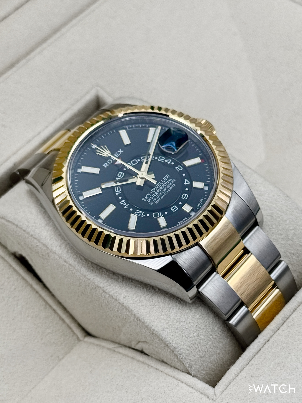 2021 Rolex Sky-Dweller 42mm 326933 Two-Tone Oyster Black Dial