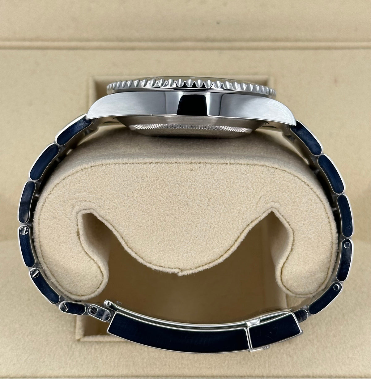 Rolex Submariner "Hulk" 40mm 116610LV Green Dial