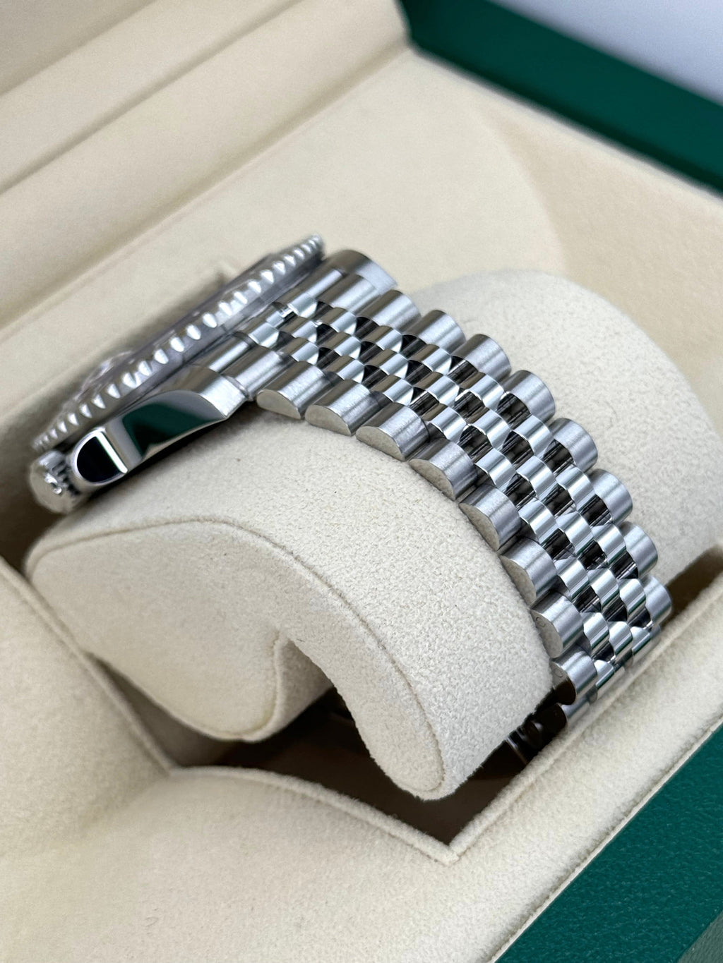 NEW 2024 Rolex GMT-Master II "Pepsi" 40mm 126710BLRO Jubilee