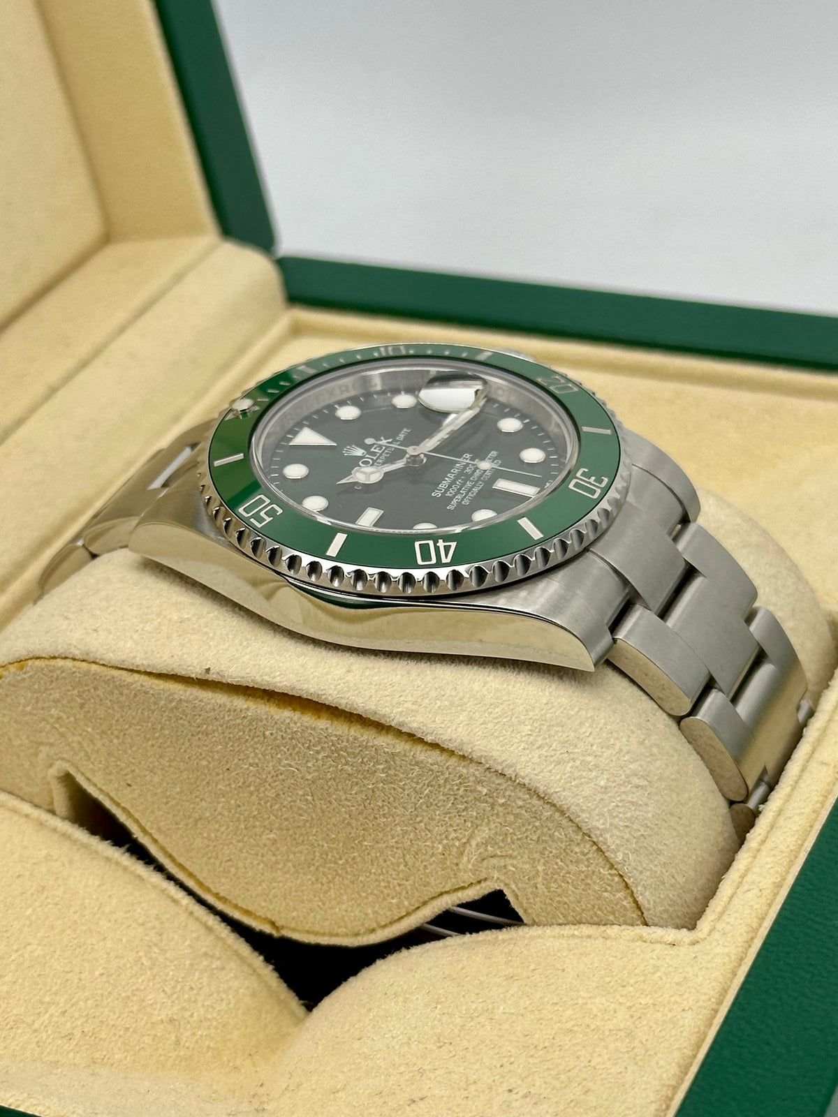 2015 Rolex Submariner "Hulk" 40mm 116610LV Green Dial