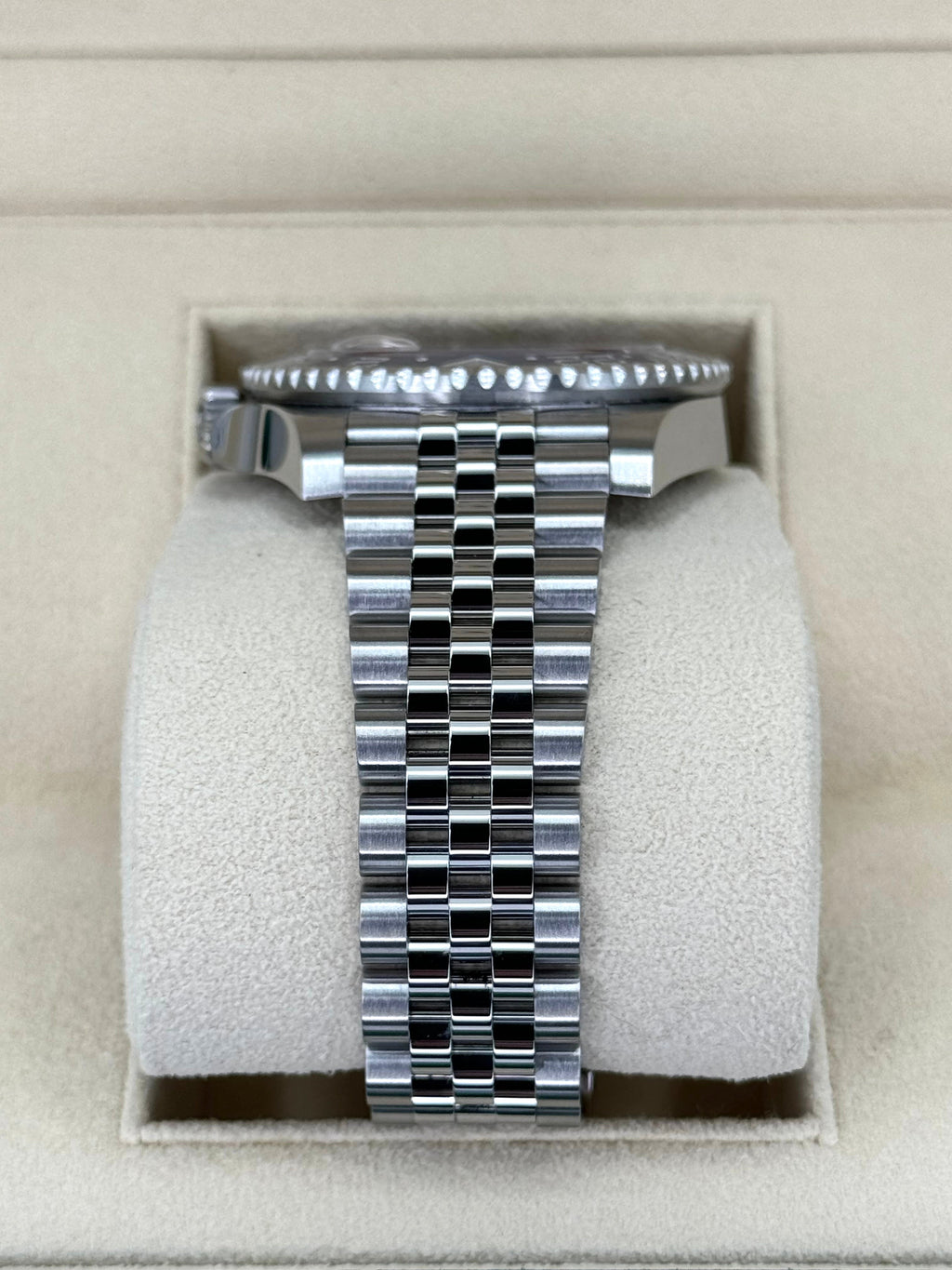 NEW 2024 Rolex GMT-Master II "Pepsi" 40mm 126710BLRO Jubilee