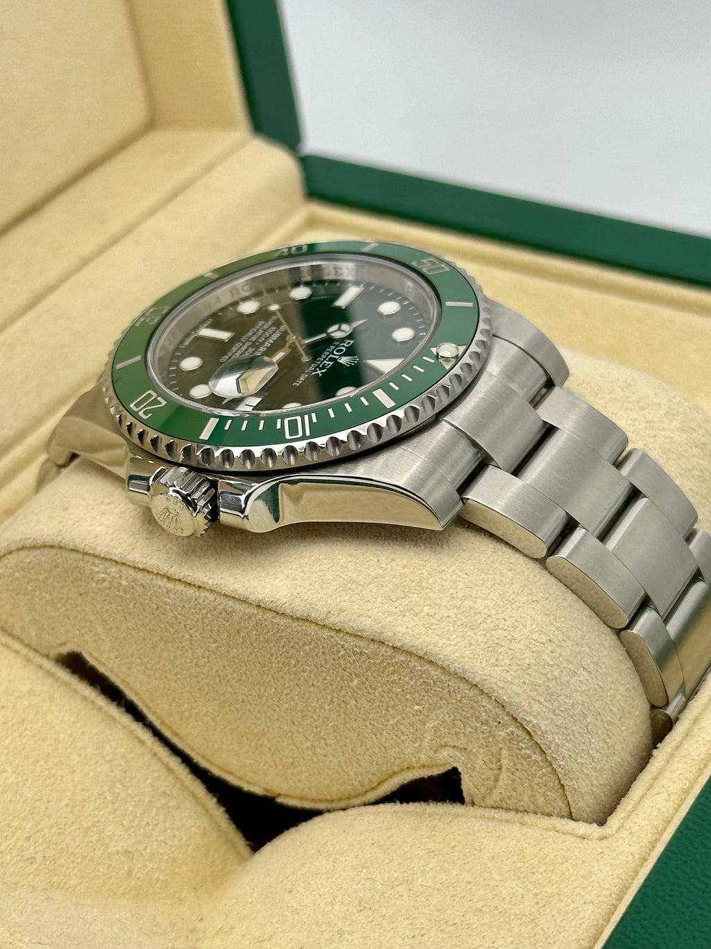 2015 Rolex Submariner "Hulk" 40mm 116610LV Green Dial