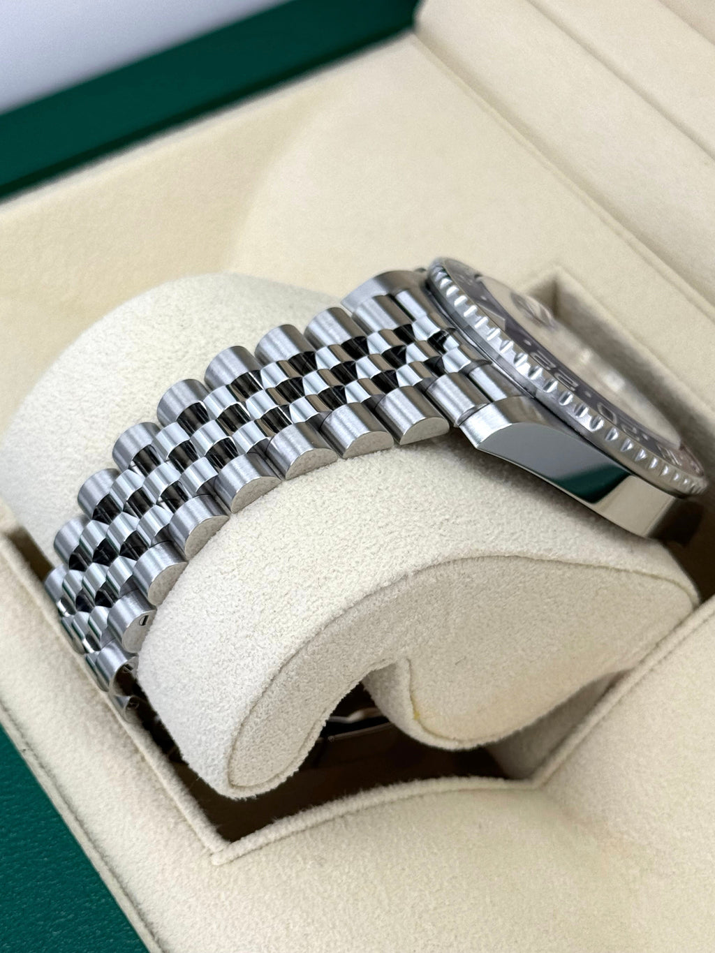NEW 2024 Rolex GMT-Master II "Pepsi" 40mm 126710BLRO Jubilee