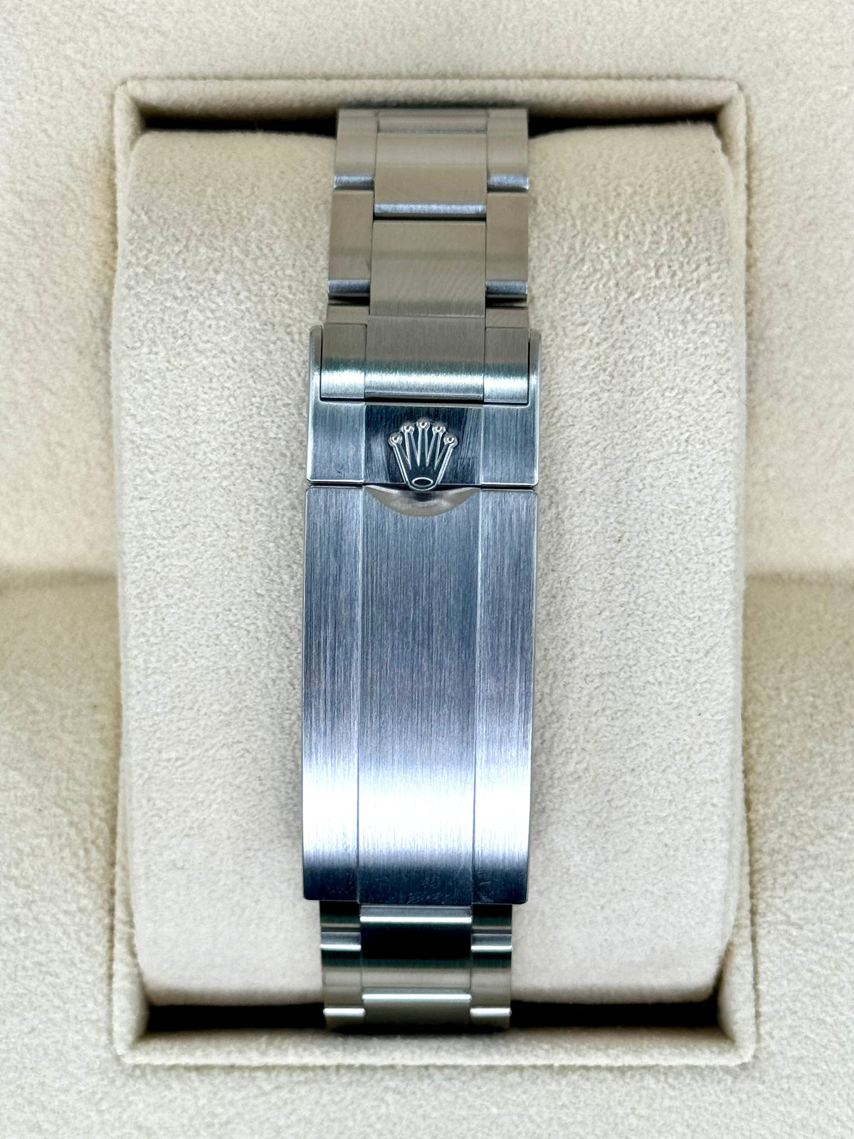 2018 Rolex Submariner “Hulk” 40mm 116610LV Green Dial